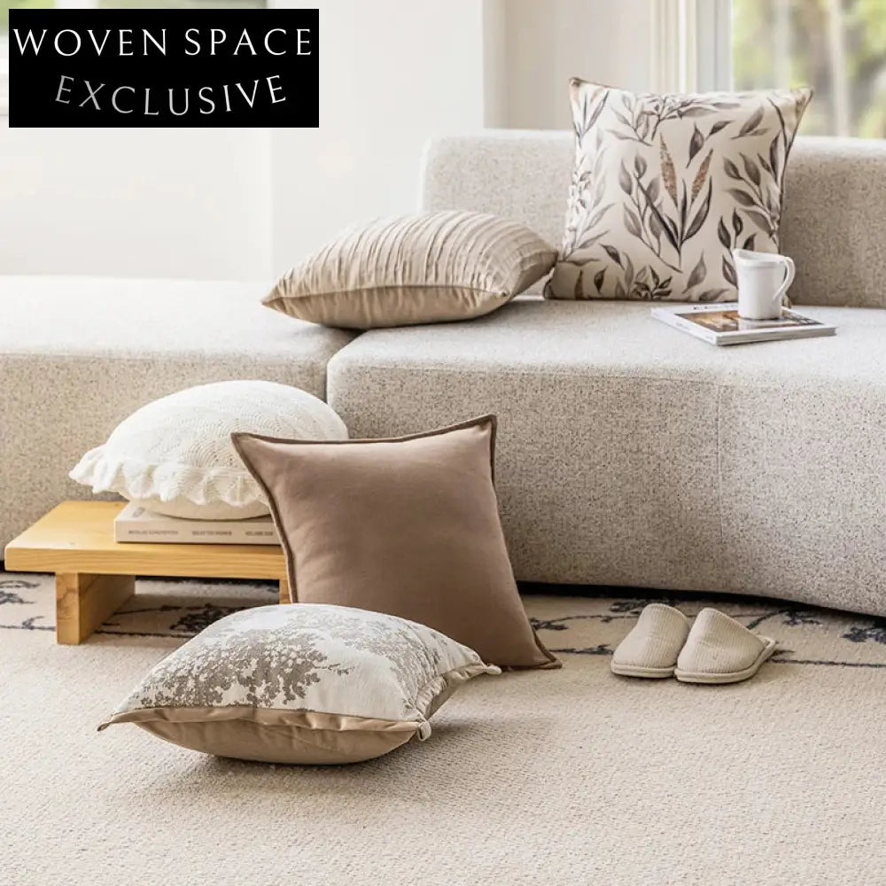 Luxurious Soft Decorative Throw Pillow with Down or PP Cotton Filling