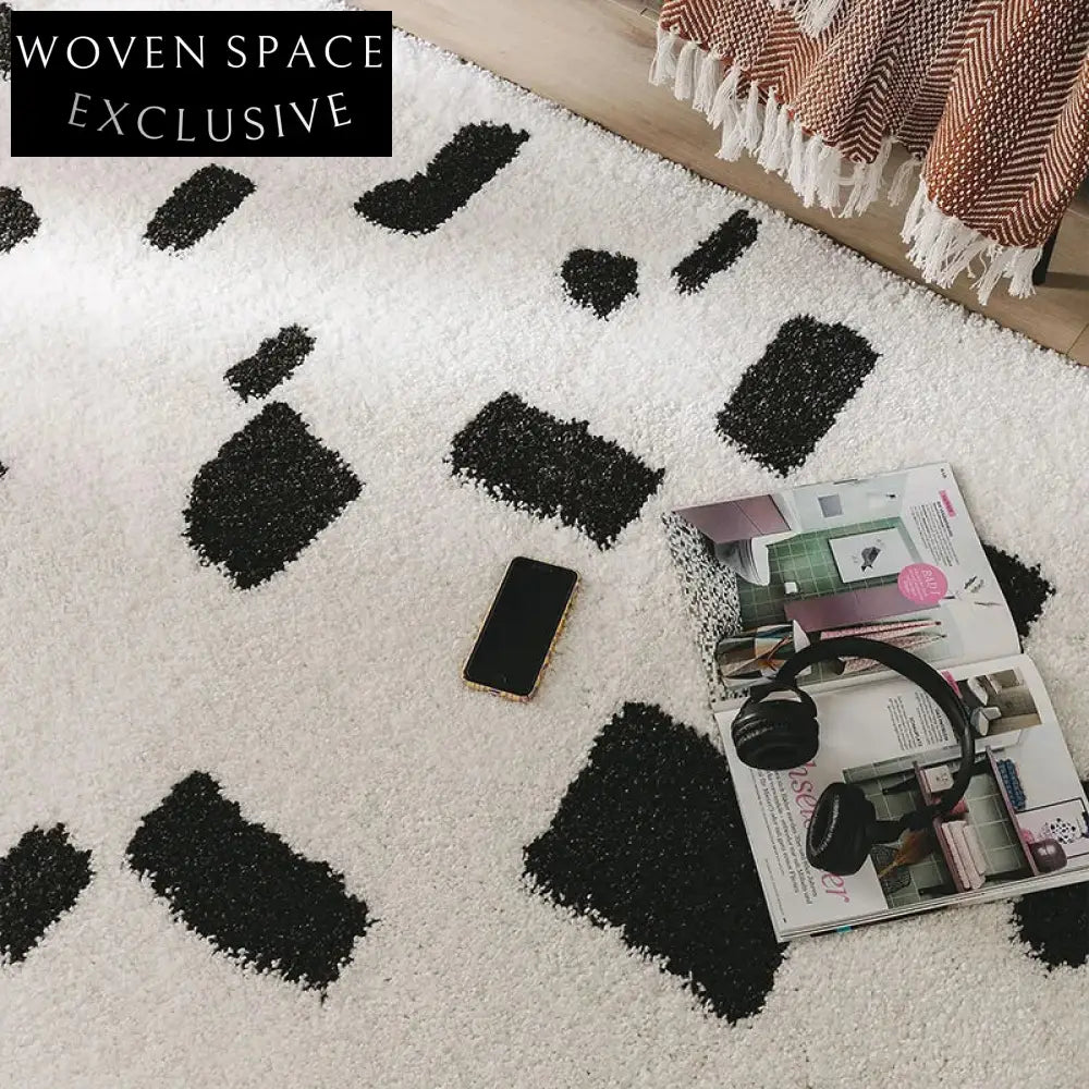 Luxury Hand-Tufted Modern Ivory Irregular Shape Washable Polyester Area Rug