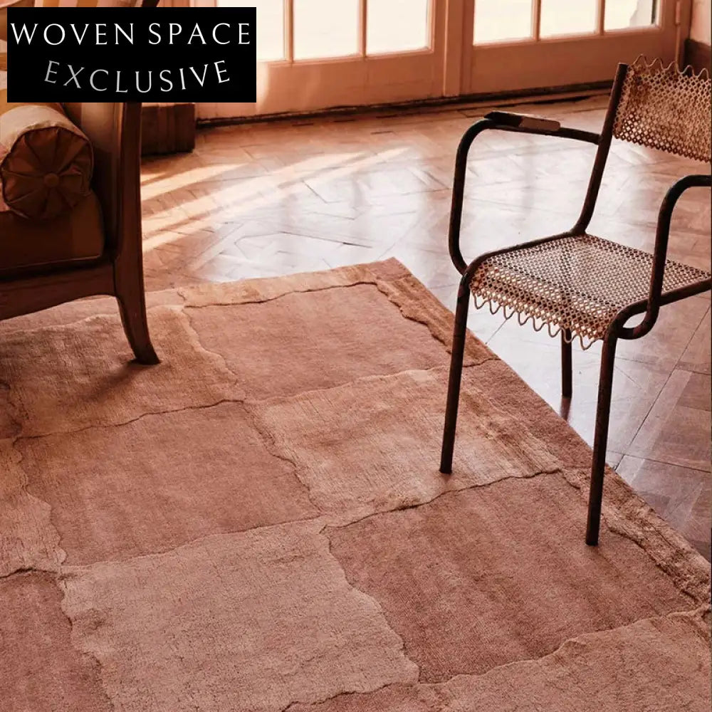 Luxury Hand-Tufted Wool Silk Geometric Pattern Area Rug for Modern Living Spaces