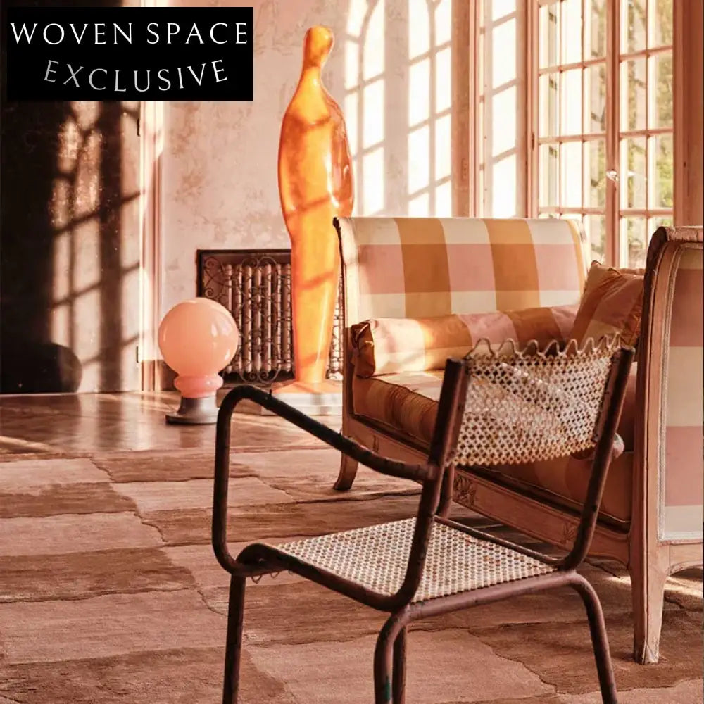 Luxury Hand-Tufted Wool Silk Geometric Pattern Area Rug for Modern Living Spaces