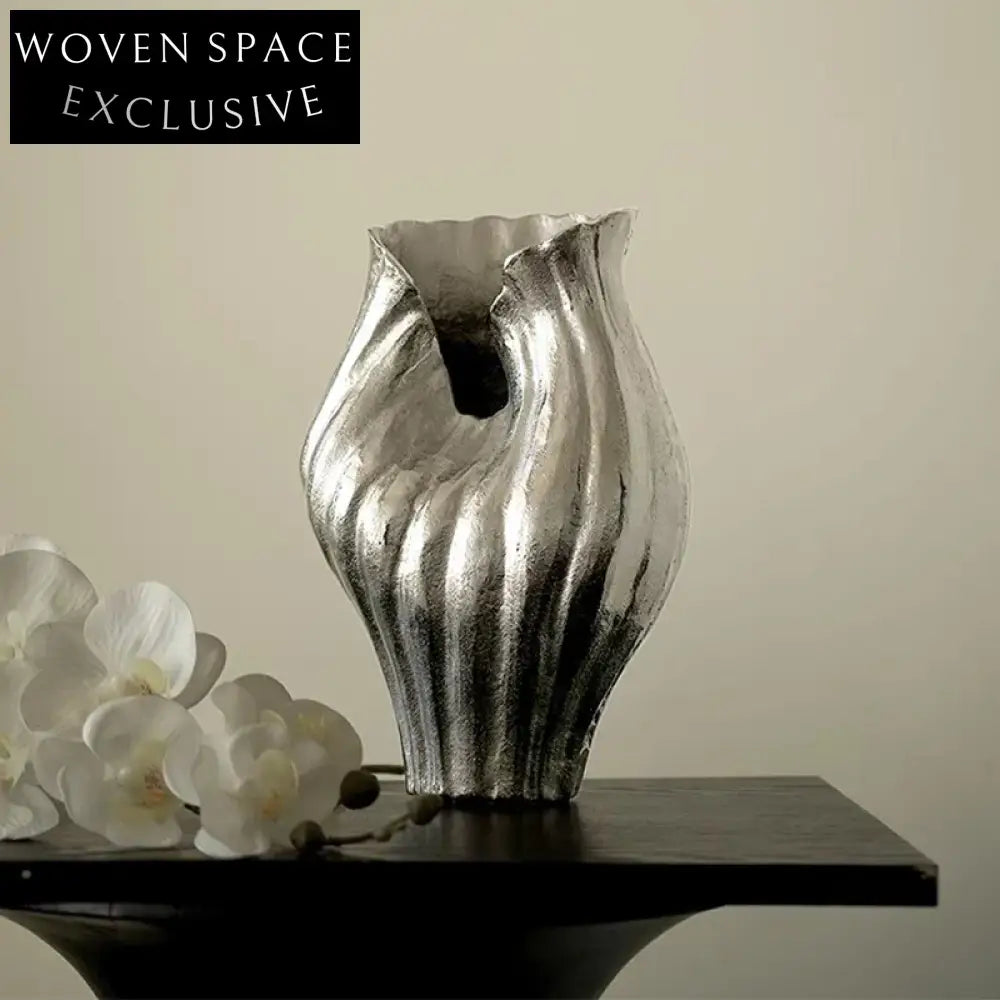 Luxury Handmade Art Deco Aluminum Flower Vase for Modern Home Decor Accents