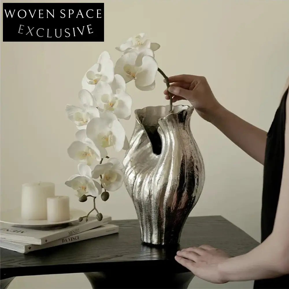 Luxury Handmade Art Deco Aluminum Flower Vase for Modern Home Decor Accents