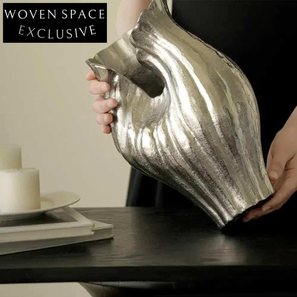 Luxury Handmade Art Deco Aluminum Flower Vase for Modern Home Decor Accents