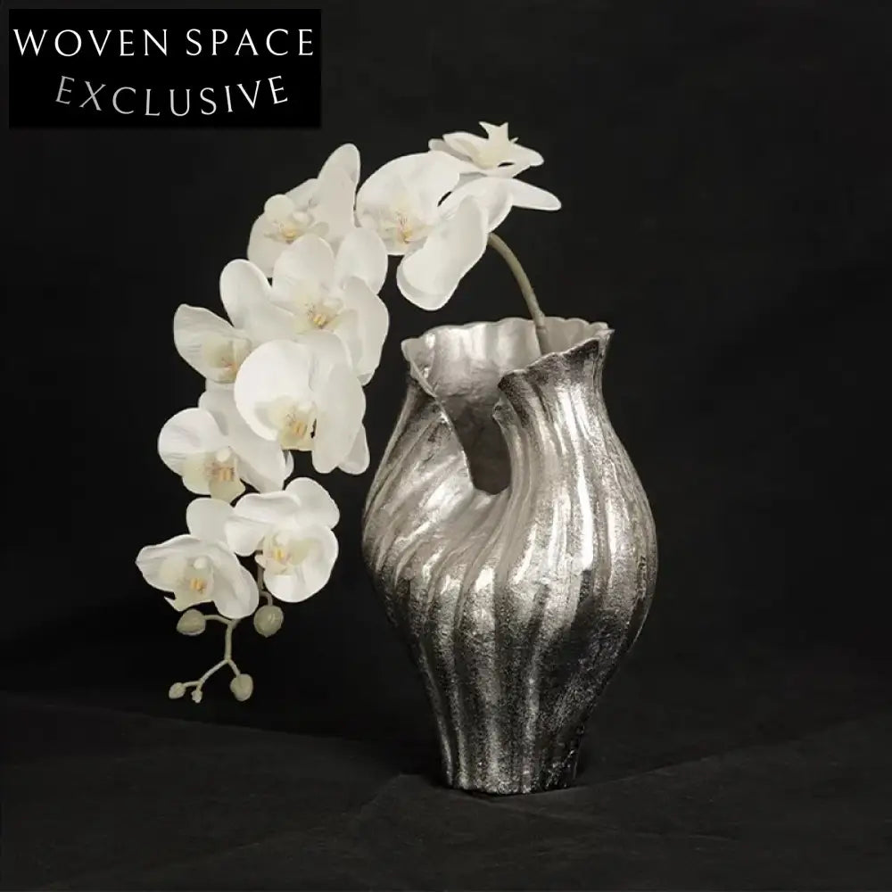 Luxury Handmade Art Deco Aluminum Flower Vase for Modern Home Decor Accents