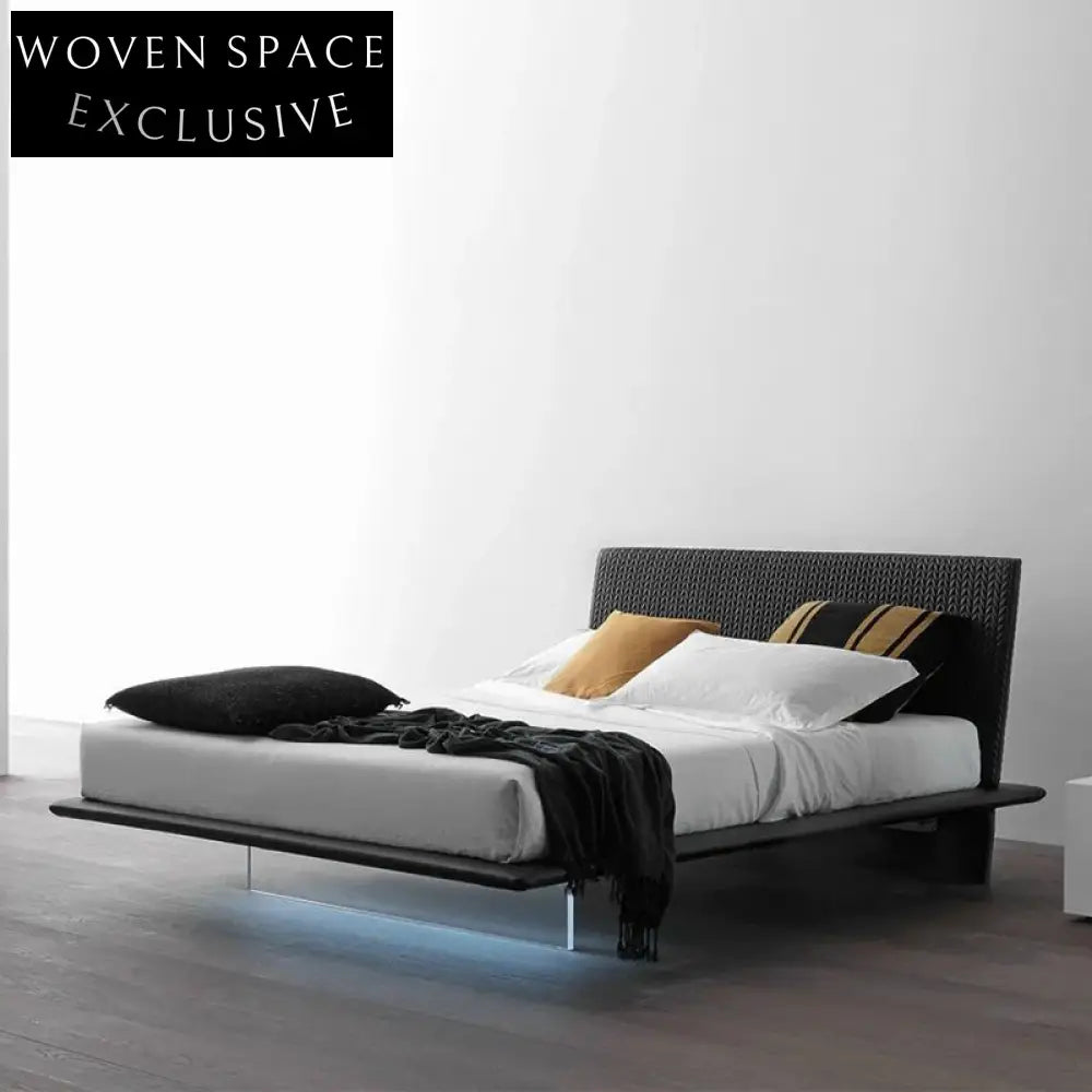 Luxury Queen Size Bedroom Bed with Horse Saddle Leather and Wooden Frame