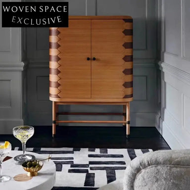 Luxury Solid Wood 2-Door Dining Room Storage Cabinet with Wine Rack