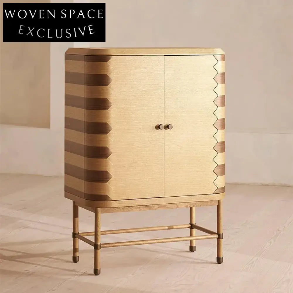 Luxury Solid Wood 2-Door Dining Room Storage Cabinet with Wine Rack