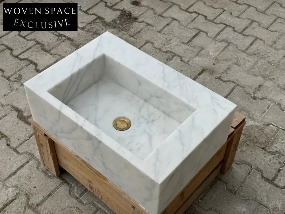 Minerve Carrara Marble Sink with Ribbed Sides