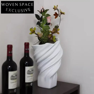 Minimalist Nordic Ceramic Standing Table Flower Vase for Elegant Homes