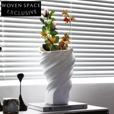 Minimalist Nordic Ceramic Standing Table Flower Vase for Elegant Homes