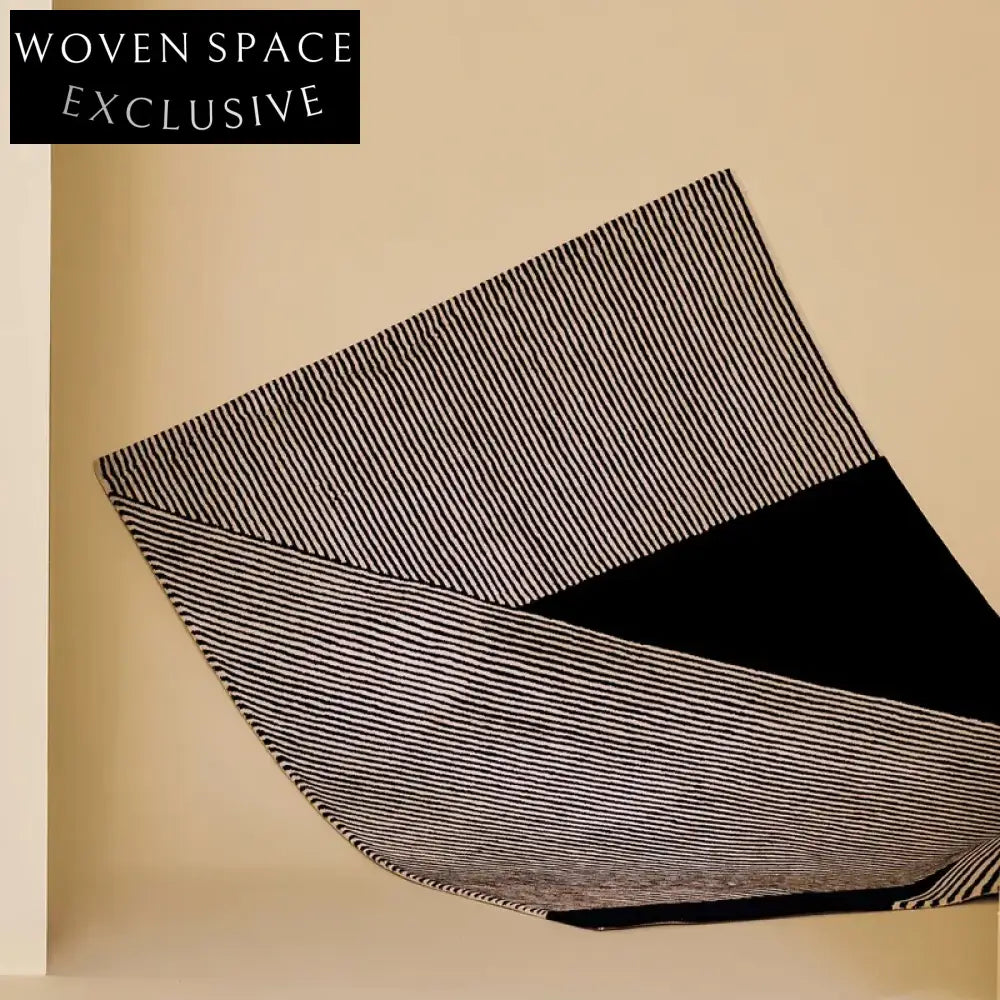 Modern Geometric Polyester Fiber Area Rug - Soft Customizable Floor Covering