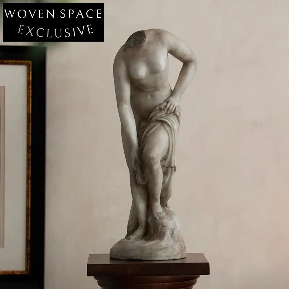 Modern Home Art Decor Exquisite Handcrafted Resin Sculpture Statue Ornament