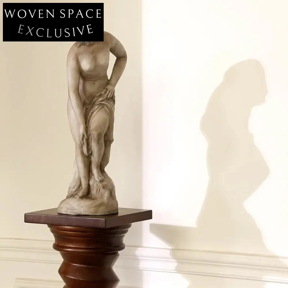 Modern Home Art Decor Exquisite Handcrafted Resin Sculpture Statue Ornament