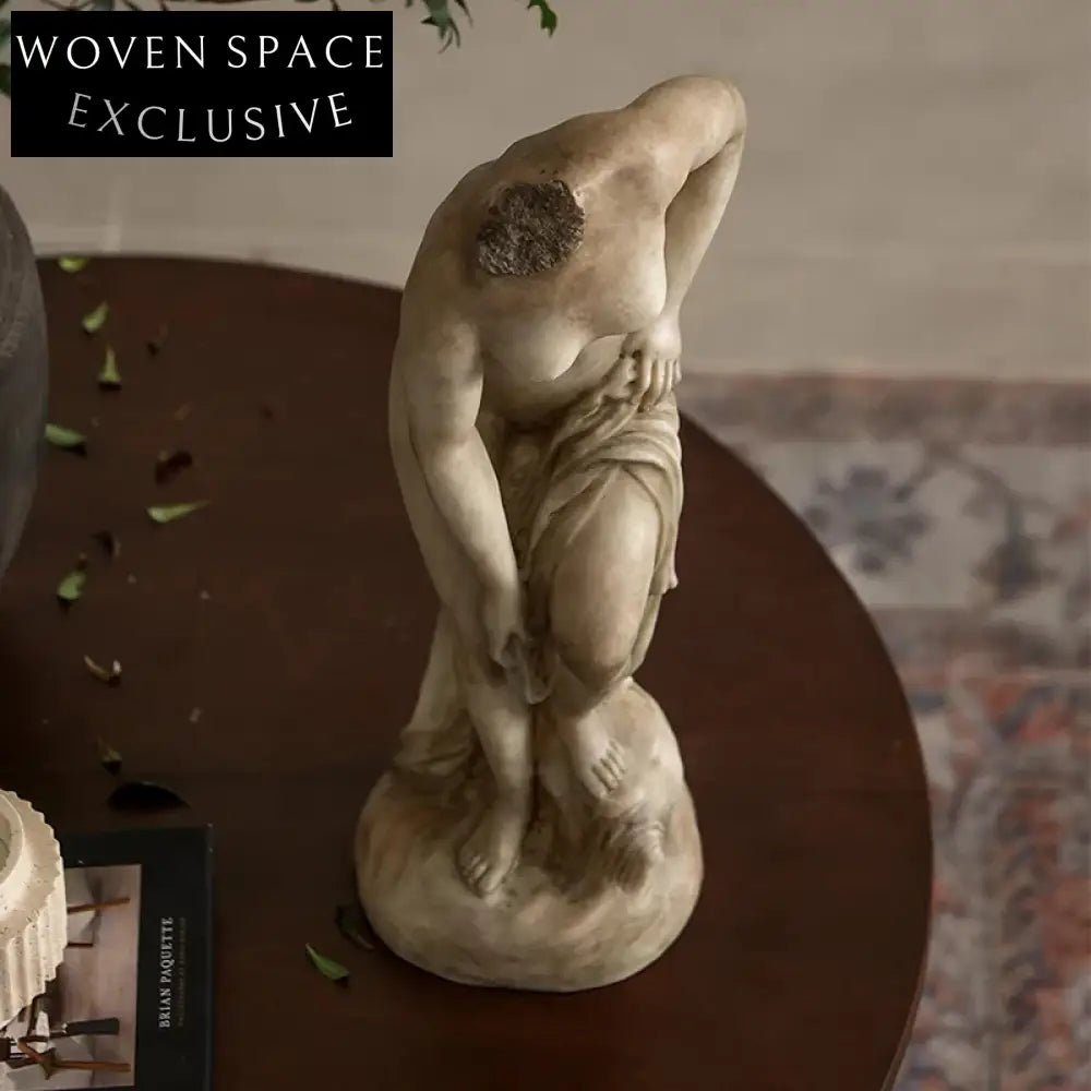 Modern Home Art Decor Exquisite Handcrafted Resin Sculpture Statue Ornament