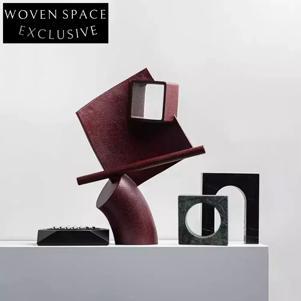 Modern Italian Style Irregular Resin Art Sculpture for Home Office Ornament