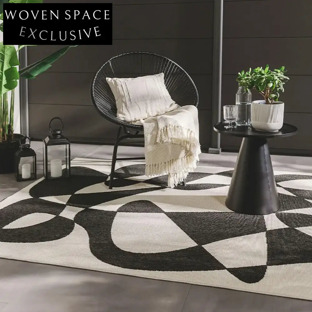 Modern Luxury Black White Geometric Plush Rug for Living Rooms