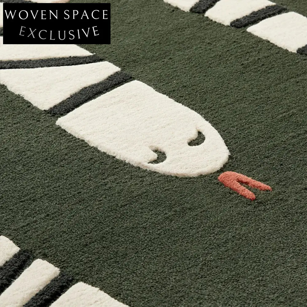 Modern Luxury Geometric Pattern Polyester Area Rug for Elegant Home Decor