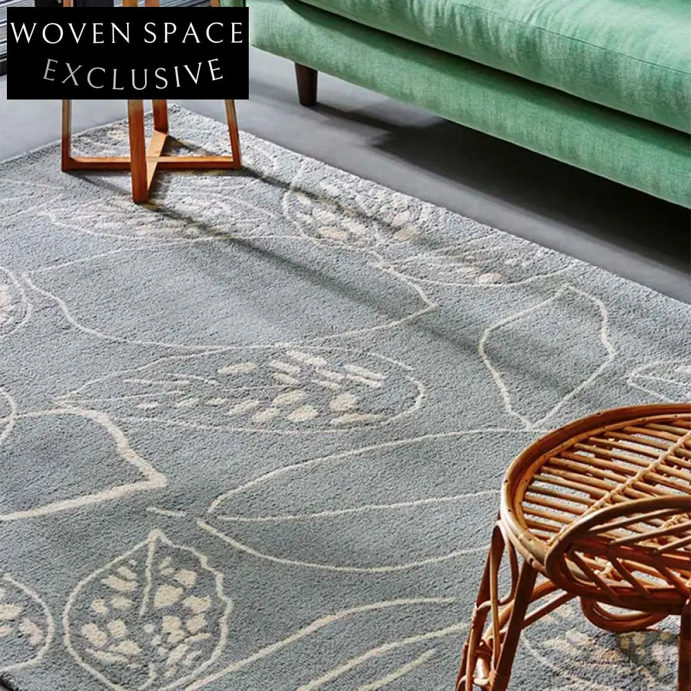 Modern Minimalist Handmade Polyester Area Rug - Soft Geometric Design for Home Decor