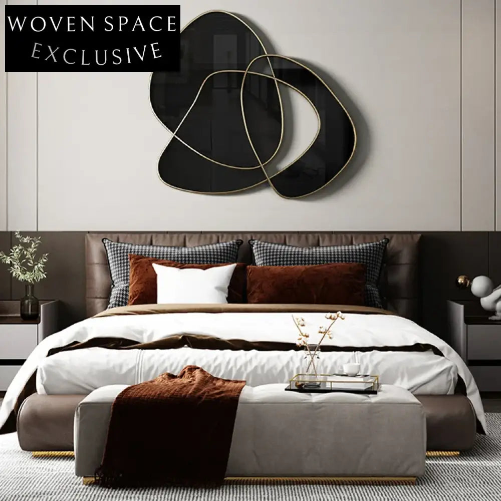 Modern Nordic Curved Metal Wall Art Decor: Aesthetic Gold & Black Sculpture