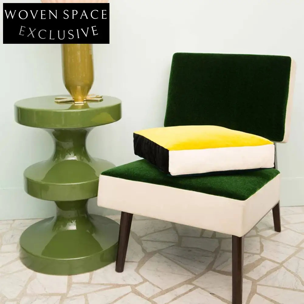 Modern Nordic Minimalist Fiberglass Round Accent Side Coffee Table