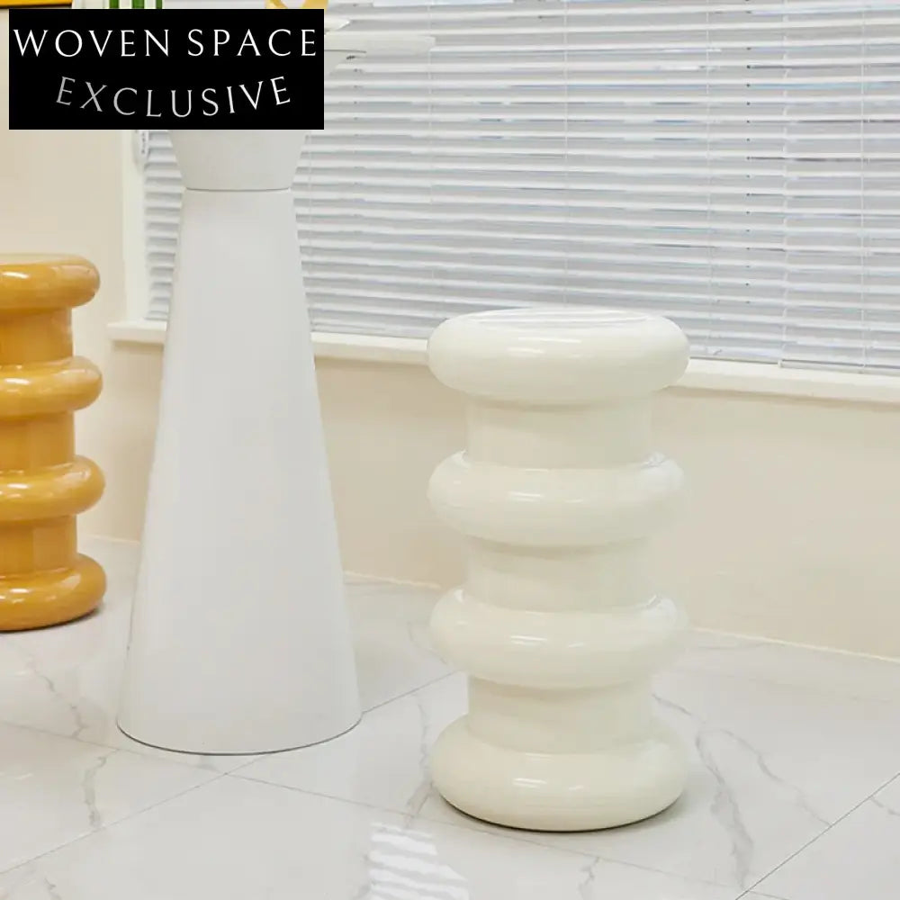 Modern Nordic Plastic Round Side Table: Durable Living Room End Coffee Table