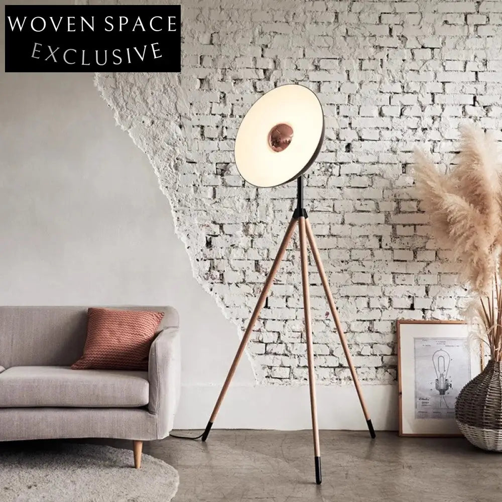 Modern Nordic Style LED Corner Floor Lamp with Metal and Wood Base