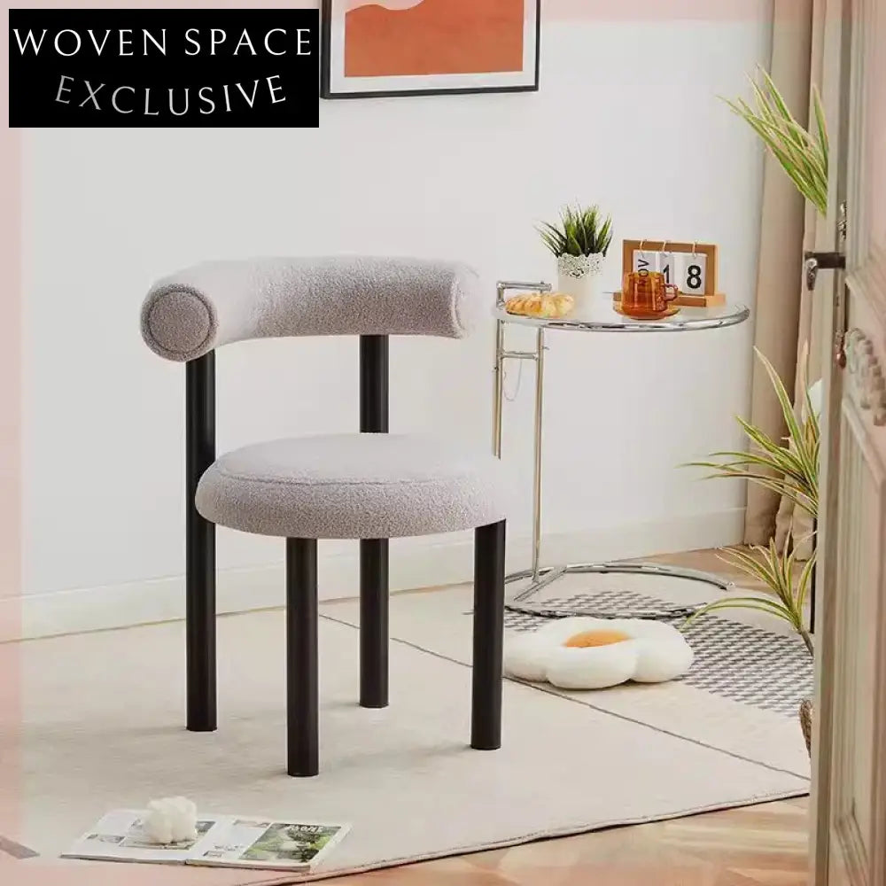 Modern Nordic Velvet Dining Chair with Sleek Metal Legs and Curved Back Design