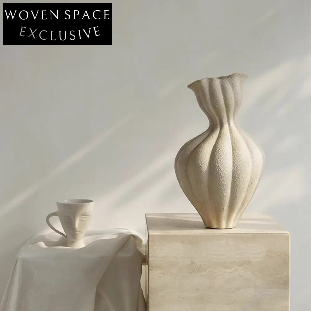 Modern White Ceramic Porcelain Tabletop Vase for Home Wedding Decor