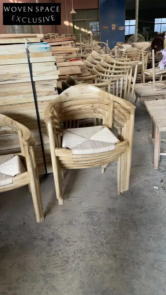 Solid Oak Curved Back Woven Round Stackable Dining Chair for Events