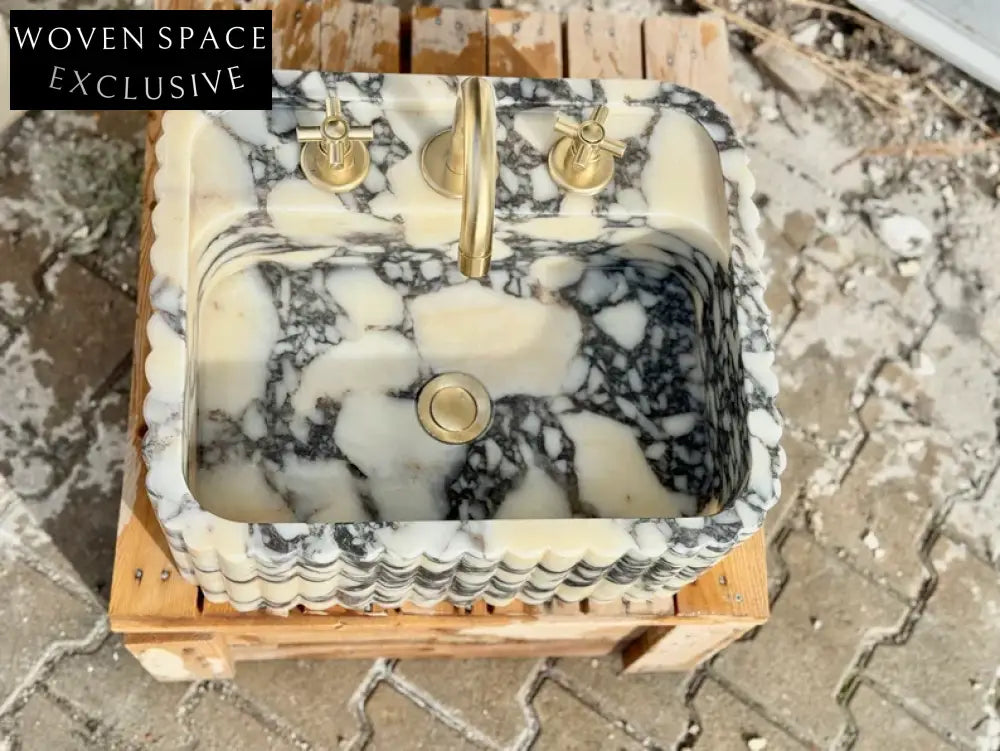Nico Calacatta Viola ribbed marble sink