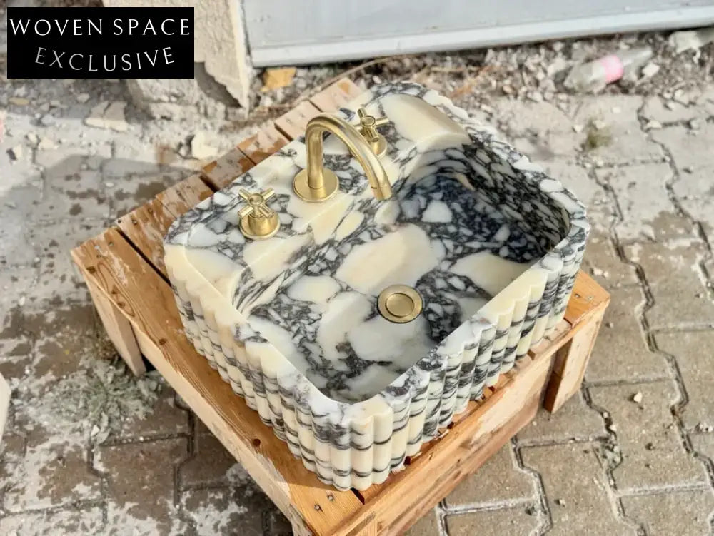 Nico Calacatta Viola ribbed marble sink