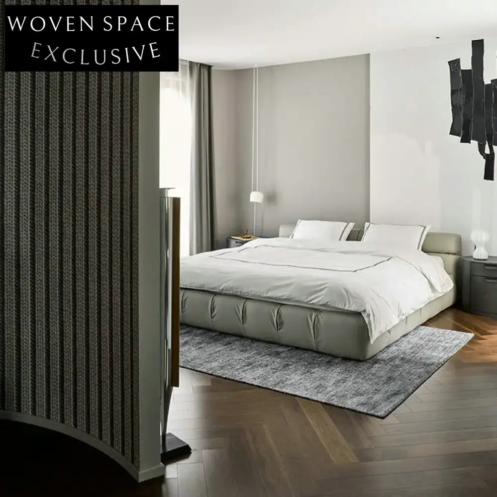 Opulent Italian Velvet Tufted King Size Upholstered Bedroom Design Bed