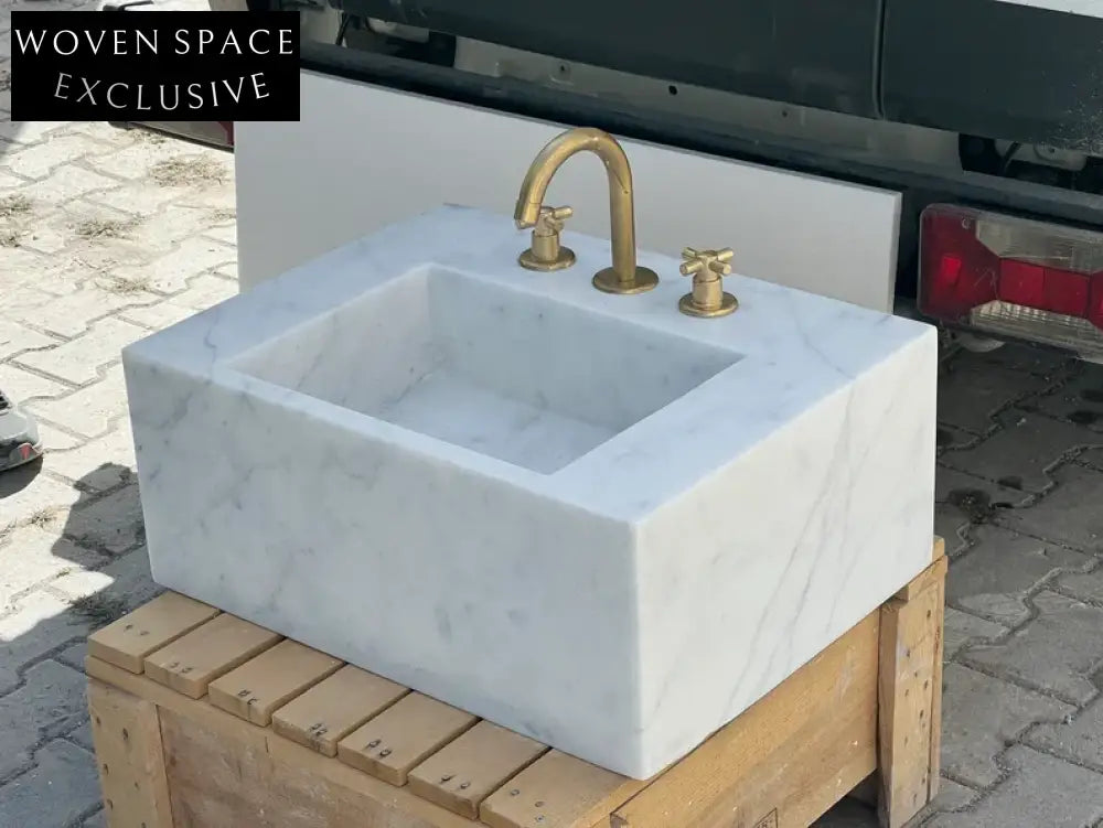 Paméla Carrara Marble Wash Basin