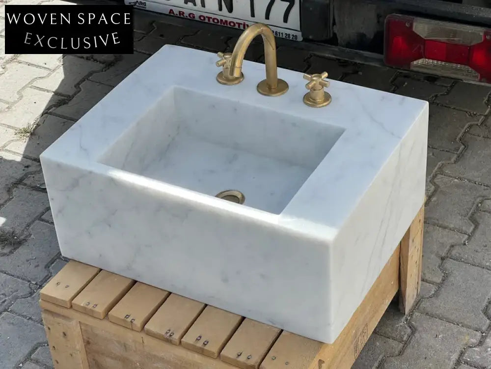 Paméla Carrara Marble Wash Basin
