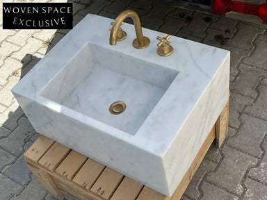 Paméla Carrara Marble Wash Basin