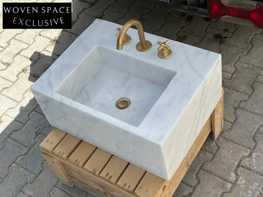 Paméla Carrara Marble Wash Basin