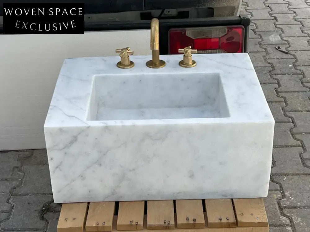Paméla Carrara Marble Wash Basin