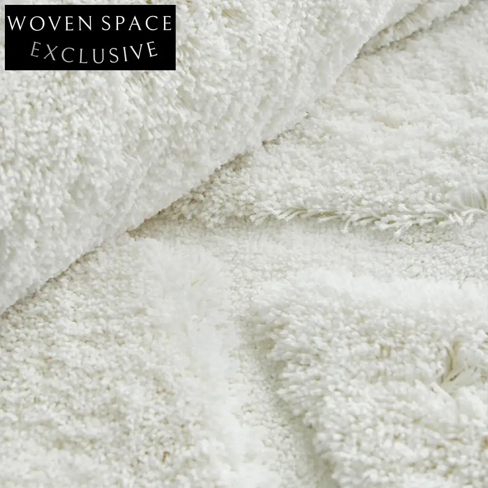 Plush Cream Shag Area Rug: Modern Luxurious Long-Pile Living Room Carpet