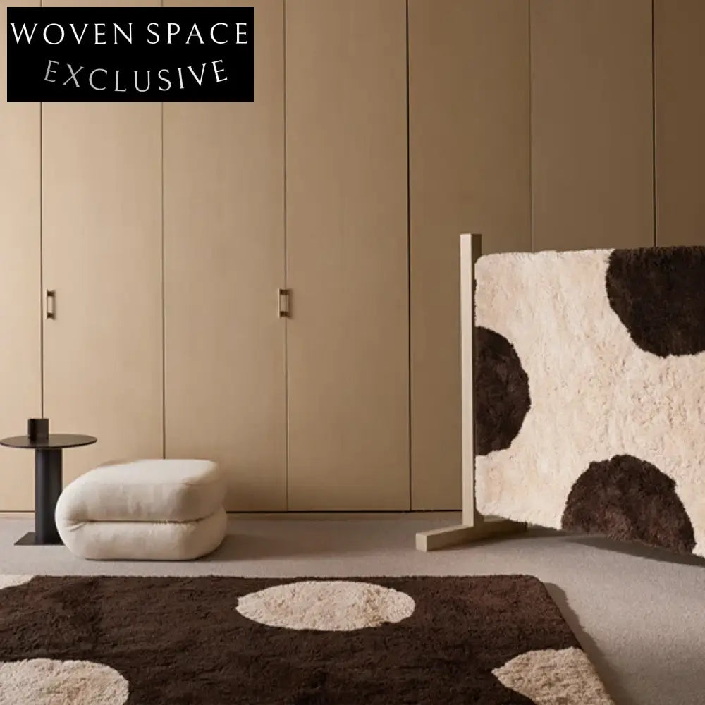 Plush Geometric Pattern Shag Rug - Cozy Modern Black & White Carpet