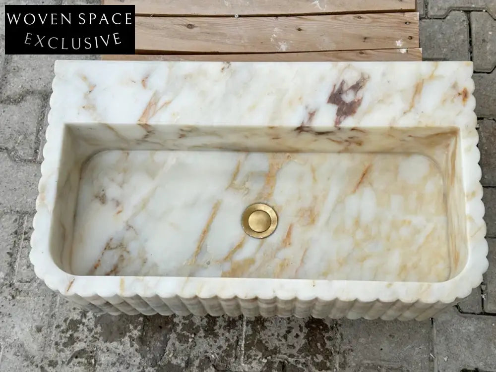 Romeo Calacatta ribbed Gold marble sink