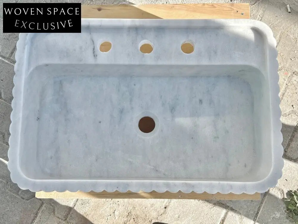 Seraffinu Carrara Marble Sink with Ribbed Sides