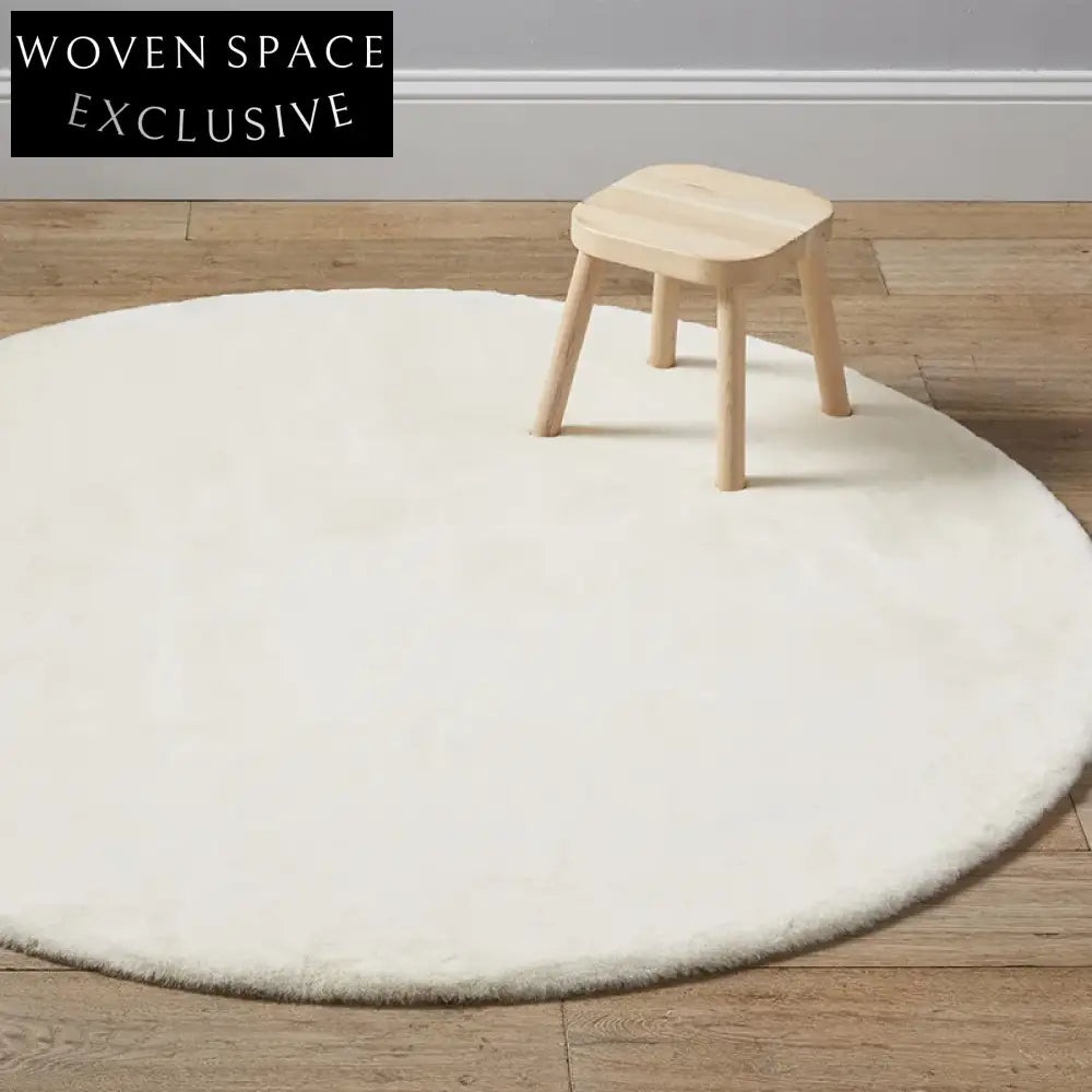 Soft Plush Polyester Modern Area Rug for Living Room Bedroom Comfort