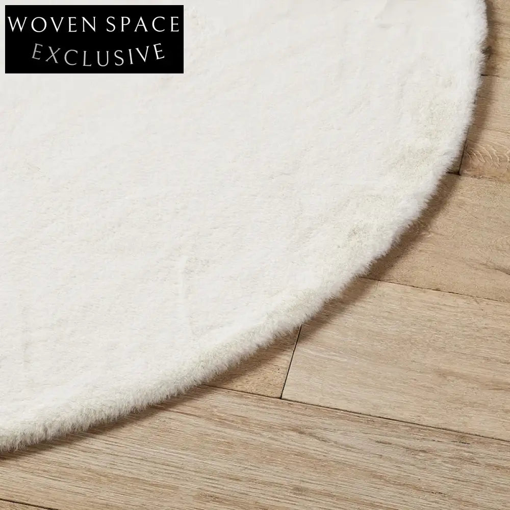 Soft Plush Polyester Modern Area Rug for Living Room Bedroom Comfort