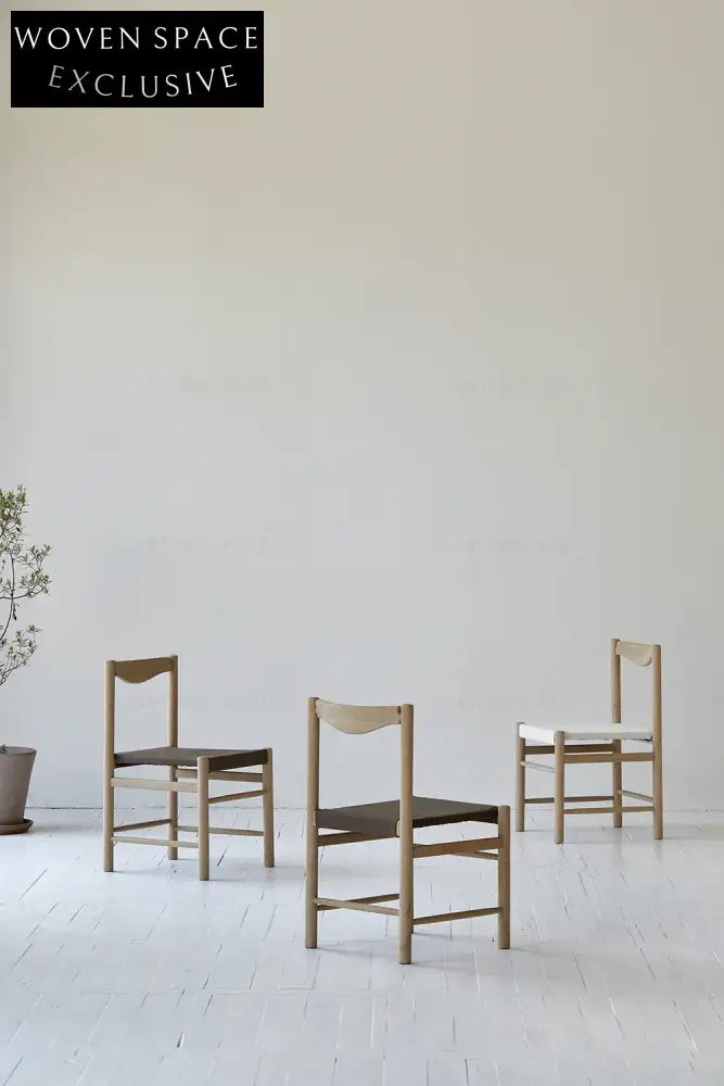 Elegant Nordic Japandi Solid Oak Dining Chair with Comfortable Fabric Seat