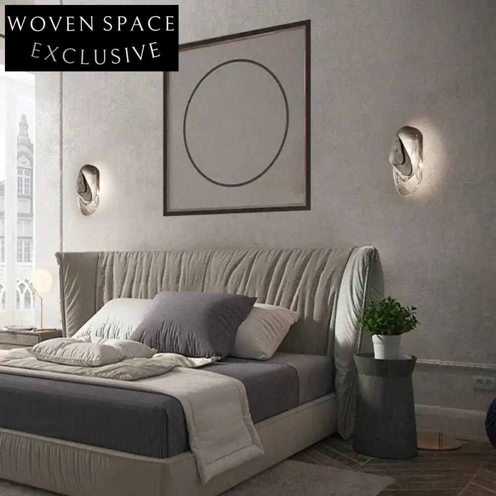 Sparkling Crystal LED Wall Sconce, Metal Base, Modern Home Lighting