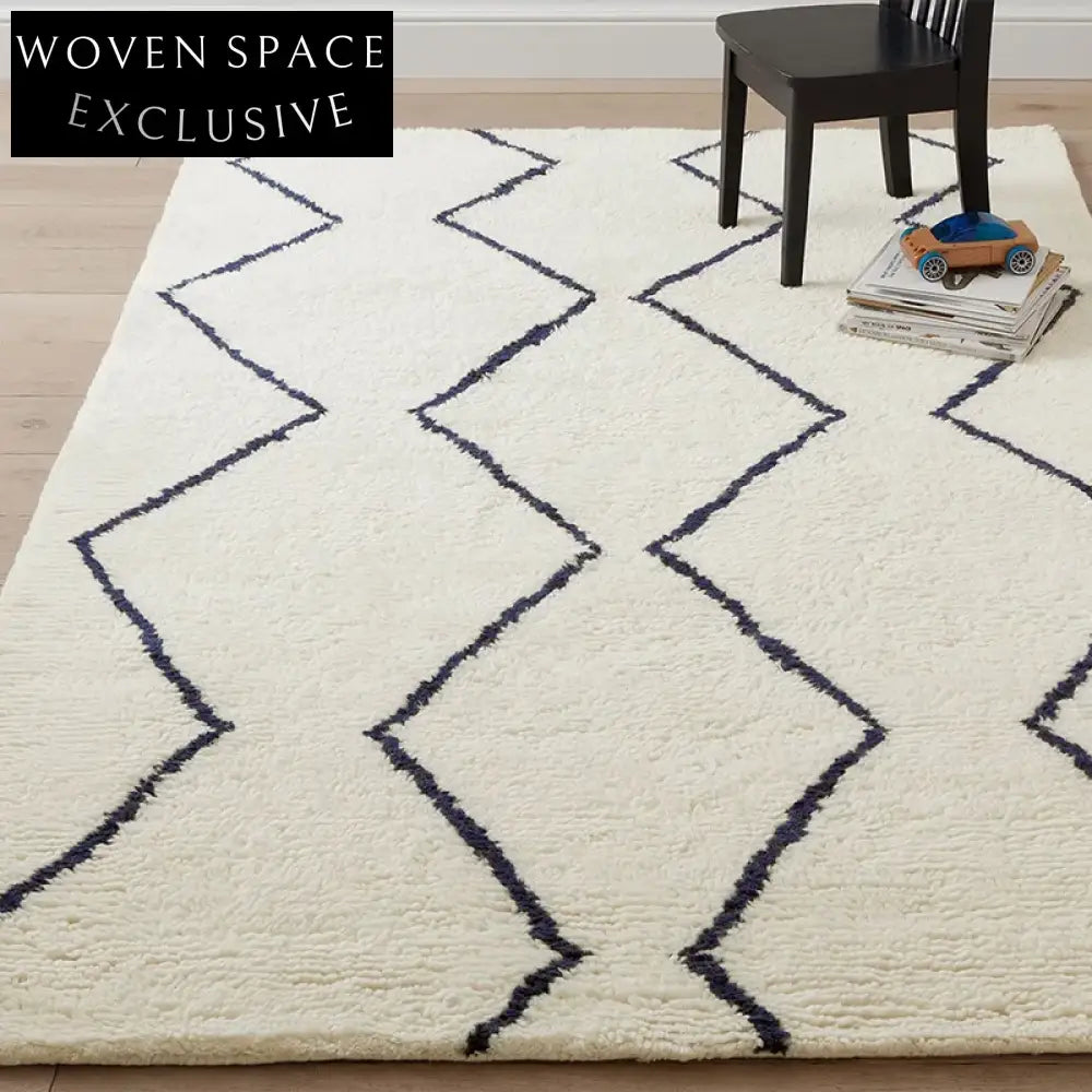 Stylish Geometric Patterned Polyester Area Rug for Living Room Bedroom Decor