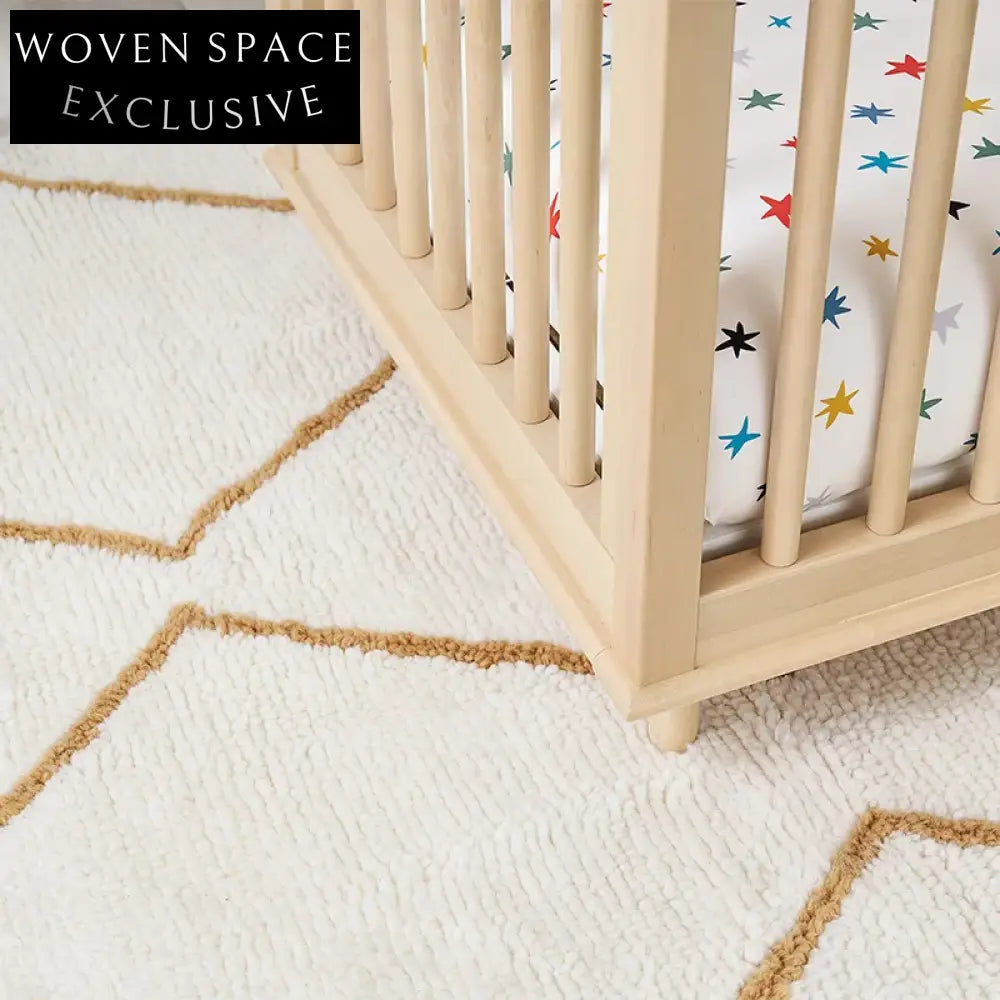 Stylish Geometric Patterned Polyester Area Rug for Living Room Bedroom Decor