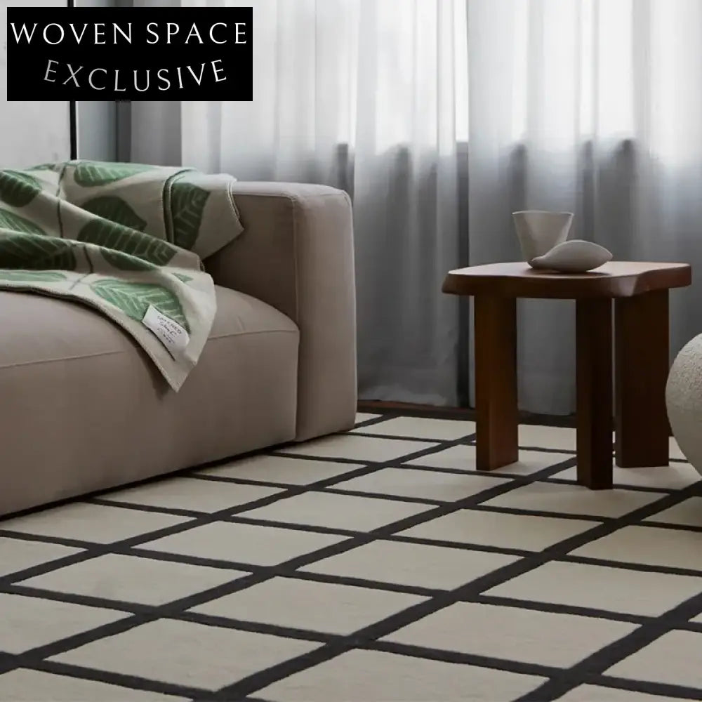 Stylish Geometric Polyester Area Rug: Modern Living Room, Cozy Bedroom Decor