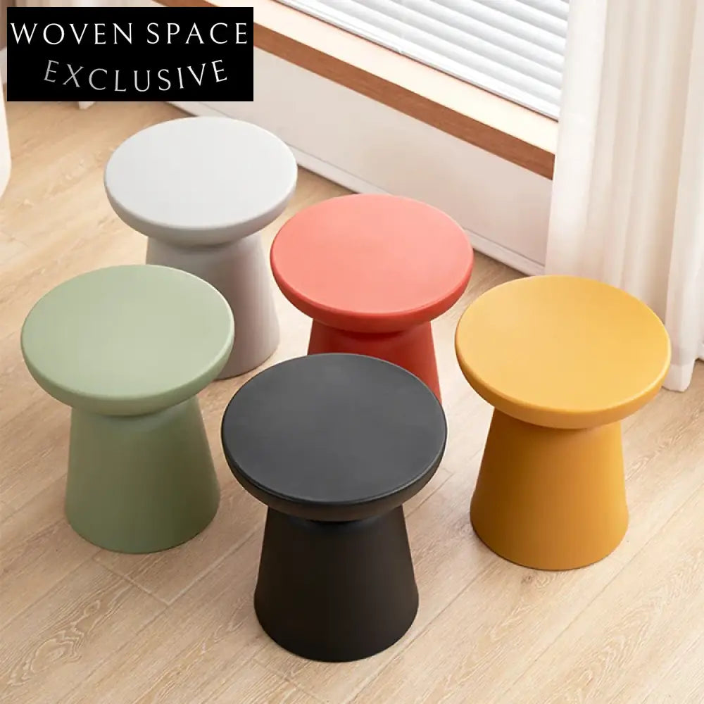Stylish Modern Round Plastic Side Coffee Table for Living Room, Cafe
