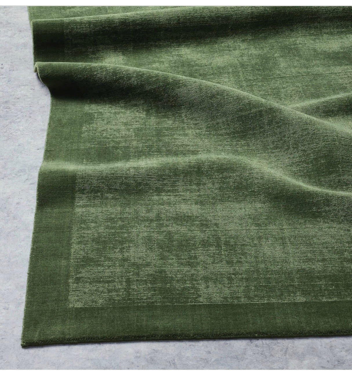 Custom Rug in 100% premium wool